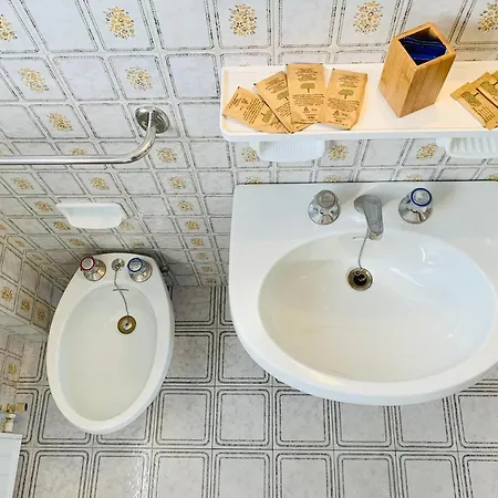 Viola Apt Punta Gro' Sirmione Apartment *
